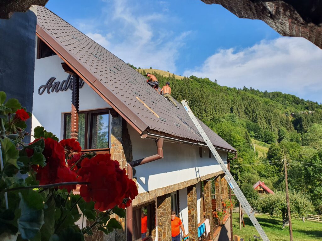 Montare sisteme fotovoltaice On Grid, Off Grid și Hibrid